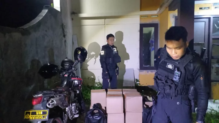 Tim Maung Galunggung Menyita Ratusan Miras