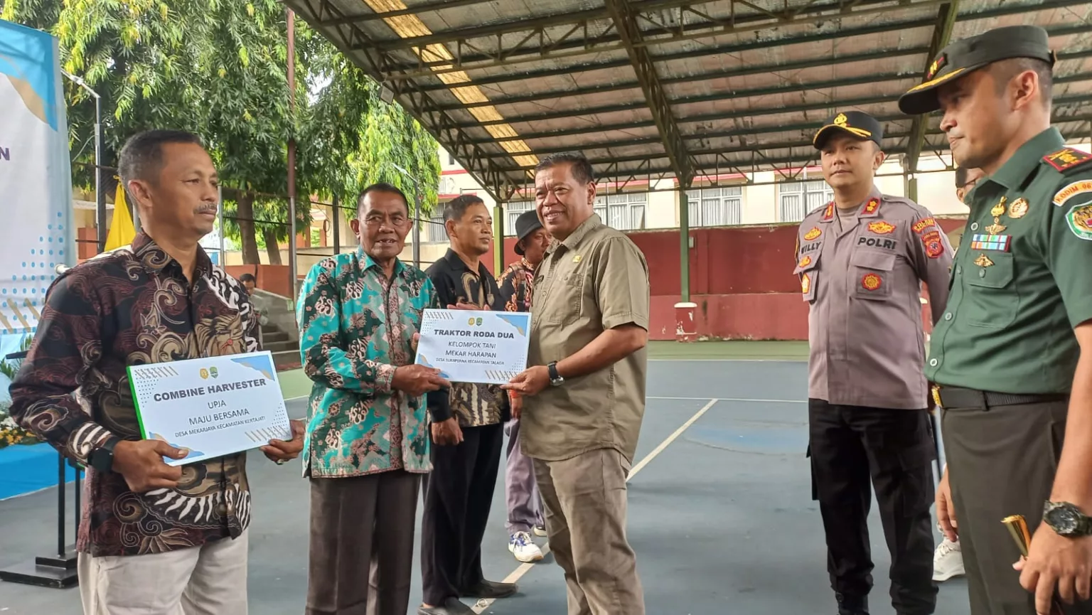 Kelompok Tani Majalengka Dapat Bantuan Alat Pertanian
