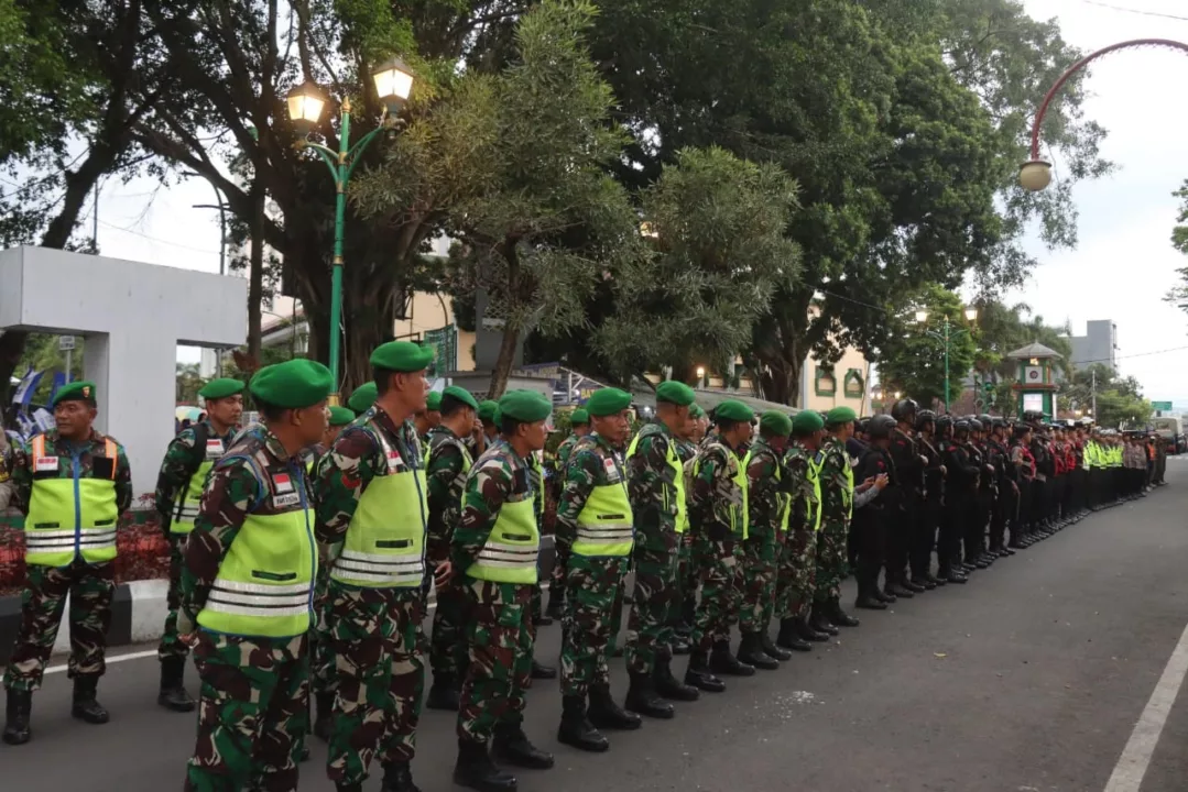 Pengamanan Ketat Nobar Persib di Garut