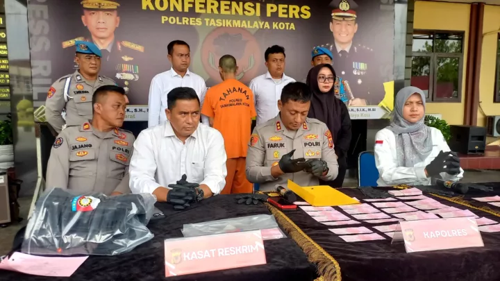 Kapolres Tasikmalaya Kota, AKBP Moh Faruk Rozi, dalam konferensi pers
