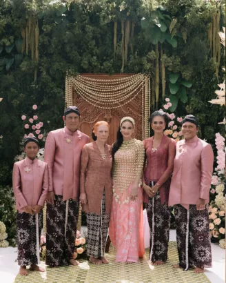 Luna Maya/IG @lunamaya