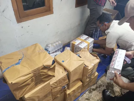 Tim Gabungan Sita 87.920 Batang Rokok Ilegal di Wilayah Kuningan