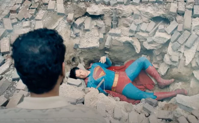 David Corenswet sebagai Superman di trailer film Superman James Gunn