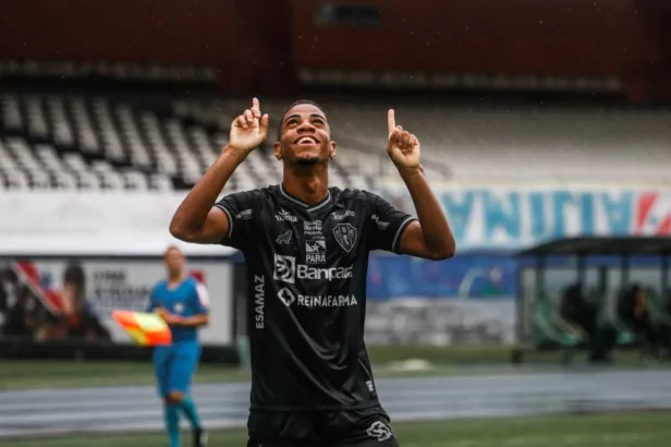 Setelah Luciano Guaycochea, Persib Sepakat Dengan Ulliam Barros ?