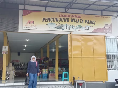 Wisata Panci, Destinasi Unik Perabotan Rumah Tangga di Pasuruan Wisata Panci, Destinasi Unik Perabotan Rumah Tangga di Pasuruan