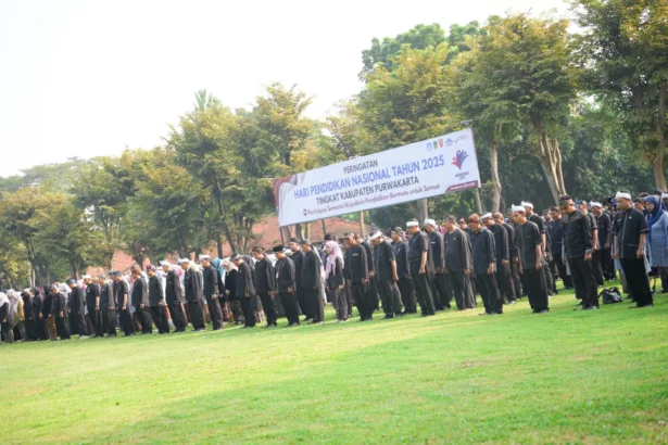 Peringatan Harkitnas, Bupati Purwakarta Larang Siswa Gunakan HP