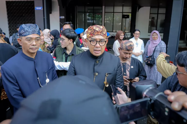 SPMB 2025 di Bandung Segera Dimulai, Wali Kota Farhan Tegaskan Larangan Suap dan Gratifikasi