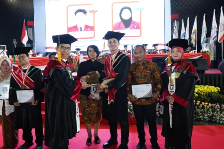 Telkom University Kukuhkan 1.498 Lulusan dalam Wisuda Periode II 2024 - 2025