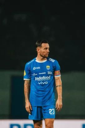 Sempat Alami Benturan Kepala Cukup Telak, Marc Klok Ungkap Hal Ini