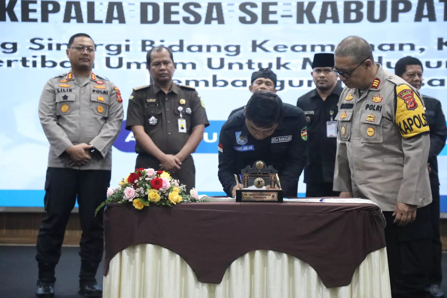 Polres dan Pemkab Purwakarta Teken Komitmen Bersama Dukung Keamanan dan Pembangunan Desa