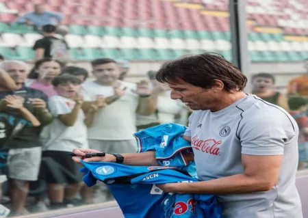 Antonio Conte Tinggalkan Napoli Hanya Empat Hari Setelah Raih Scudetto Antonio Conte dikabarkan hengkang dari Napoli