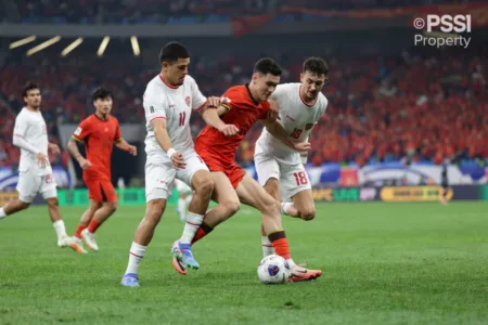 Bek naturalisasi Timnas China siap redam lini serang Indonesia
