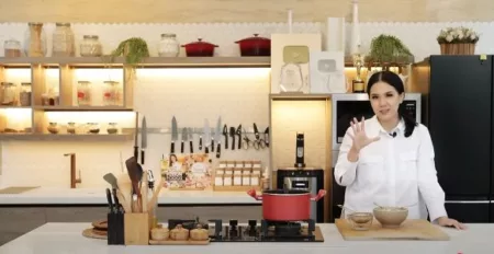 Devina Hermawan bagikan resep Bihun Ayam Kuah Laksa
