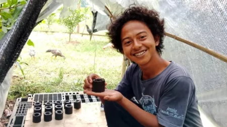 Permana Fajar Proklamasi, saat ditemui di lahan pertanian Saung Panungtung Farm Kelurahan Cicurug Kecamatan Majalengka