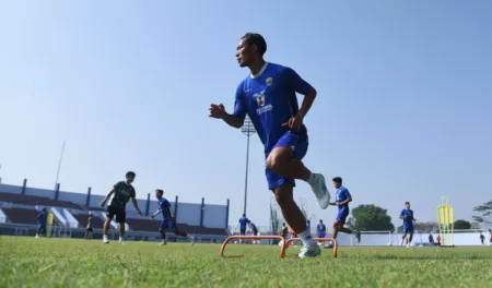 Menyisakan Satu Laga, Bek Persib Ini Pantang Santai