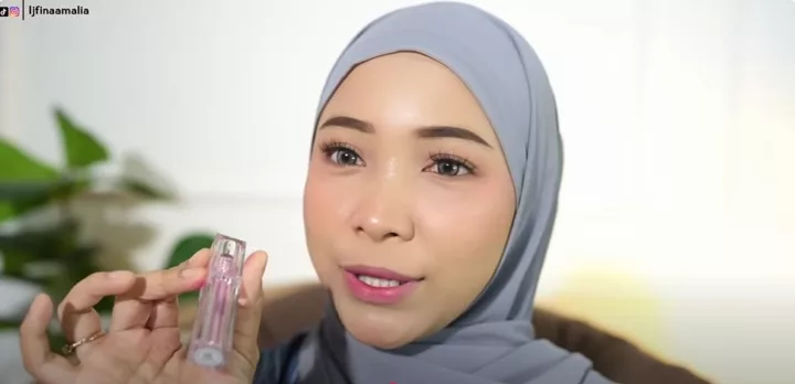 Ijfina Amalia review lip tint dan lip cream Hanasui