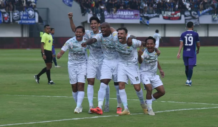 Persita vs Persib : Maung Bandung Gagal Raih Point Penuh di Tangerang, Skor Akhir 2-2