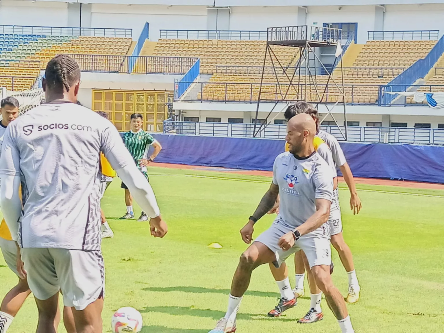 David Da Silva dan Dedi Kusnandar Sudah Ikut Berlatih Di Lapangan Hijau