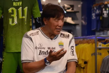 Tanggapan Robby Darwis Soal Banyaknya Pemain Persib yang Hengkang Musim Depan