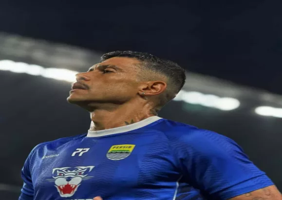 Komisaris PT Persib Bandung Bermartabat, Umuh Muchtar, pertanyakan keputusan Ciro Alves tinggalkan Maung Bandung
