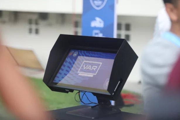 Para petinggi klub mengapresiasi kehadiran VAR dan wasit asing di Liga 1 2024/2025