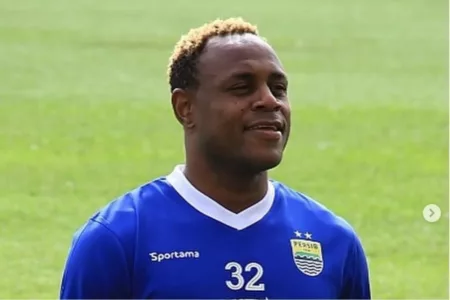 Menjadi Musim Terakhirnya, Bojan Hodak Pastikan Akan Beri Menit Bermain Bagi Igbonefo
