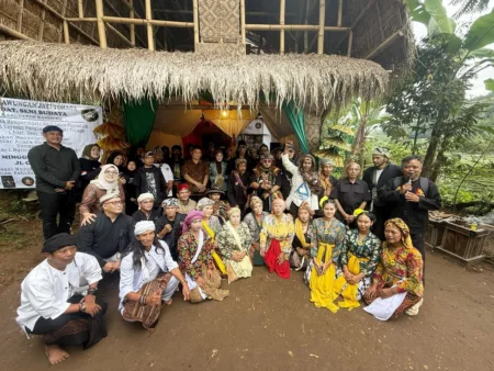 Peringati Hari Lahir Pancasila, Teh Aanya Hadiri Hajat Lembur di Cisondari, Ciwidey Anggota DPD RI, Aanya Rina Casmayanti Bersama Anggota dan Pengurus Yayasan Panglawungan Jati Tohaga