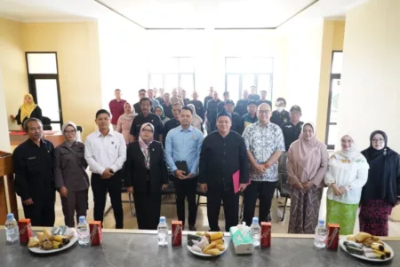 Aparat Desa di Garut Didorong Lebih Paham Hukum Pembinaan Masyarakat Sadar Hukum Tahun 2025