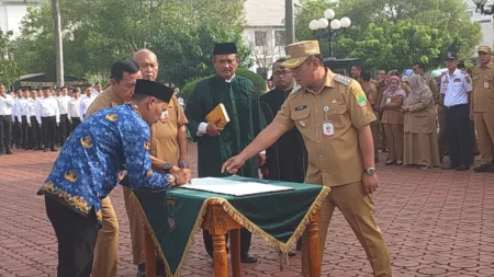 Bertahun-tahun Jadi Honorer, Ratusan CPNS dan PPPK Karawang Akhirnya Dilantik Ratusan CPNS dan PPPK Karawang Akhirnya Dilantik