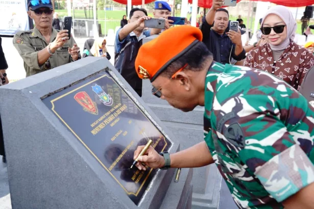 Garut Dapat Hibah Pesawat Latih AS 202 Bravo dari KSAU, Dipakai Apa ? Dankopasgat Marsda TNI Deny Muis