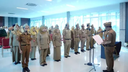 Bupati Garut Lantik 16 PNS Dinkes, Tekankan Pelayanan Demi Kemanusiaan Bupati Garut Lantik 16 PNS Dinkes