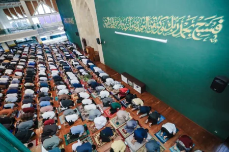 Iduladha 2025 di Kota Bandung: 2.075 Lokasi Salat dan 13.321 Hewan Kurban Disiapkan Salat Iduladha 2025 di Kota Bandung