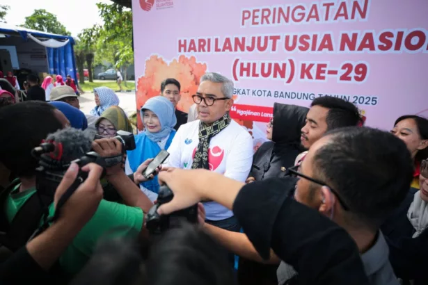 Wali Kota Bandung Desak Pembukaan Kembali Bandara Husein untuk Penerbangan Komersial