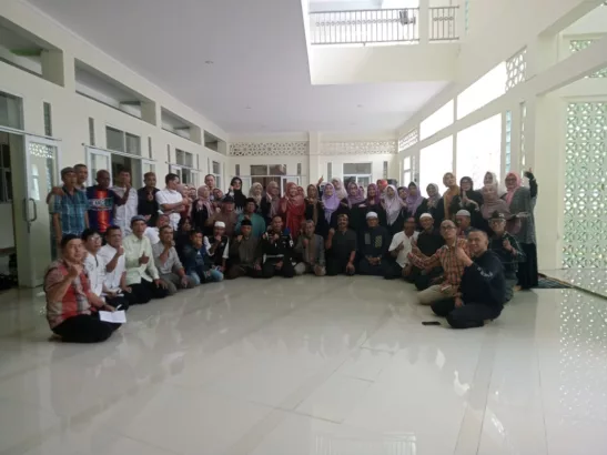 KBA "Menata Hati dengan Iman" Hadirkan DANDEMPOM III/2 Garut dan Ratusan Jamaah Alumni SMPN 1 Garut