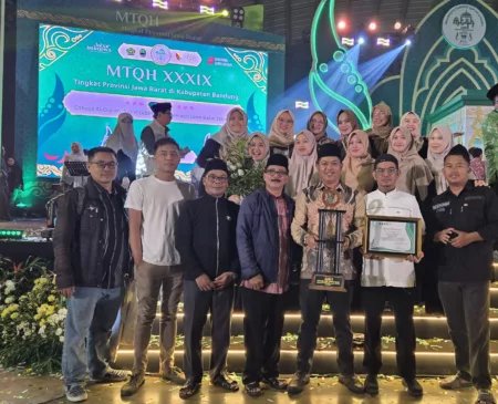 Qasidah Kota Bandung Raih Juara Kedua di Ajang MTQH Tingkat Provinsi Jabar, Aa Abdul Rozak: Ini Awal yang Luar Biasa Qasidah Kota Bandung Raih Juara Kedua di Ajang MTQH Tingkat Provinsi Jabar, Aa Abdul Rozak: Ini Awal yang Luar Biasa