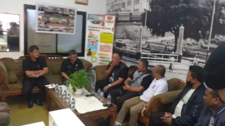 Pedagang Tradisional Desak Aktivasi Pasar Suci yang Mangkrak Delapan Tahun Perwakilan Solidaritas Pedagang Pasar Kota Bandung Berdialog dengan Pejabat Inspektorat Kota Bandung