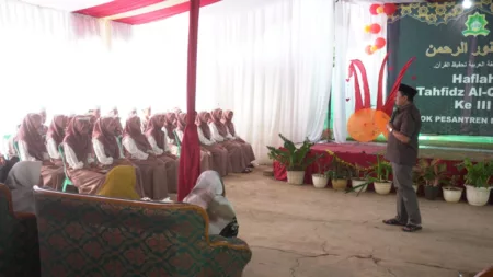 Pesantren Dorong Lahirnya Generasi Berprestasi, Berakhlak Mulia, dan Cinta Al-Qur’an Acara Haflah Al-Qur'an III Ponpes Nurrohman di halaman Pondok Pesantren Nurrohman