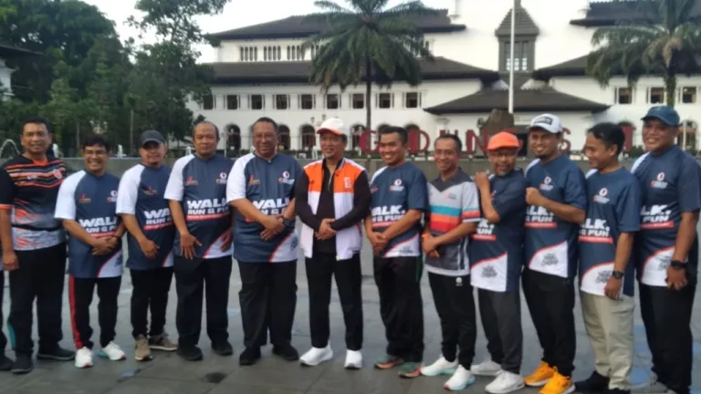 Presiden PKS Al Muzzamil Yusuf Bersma Jajaran DPW PKS Jabar