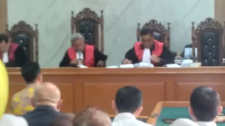 Hakim Jatuhkan Vonis 5,5 Tahun Penjara untuk Ema Sumarna Sidang Lanjutan Korupsi PengSidang Lanjutan Korupsi Pengadaan CCTV Pemerintah Kota Bandungadaan CCTV Pemerintah Kota Bandung