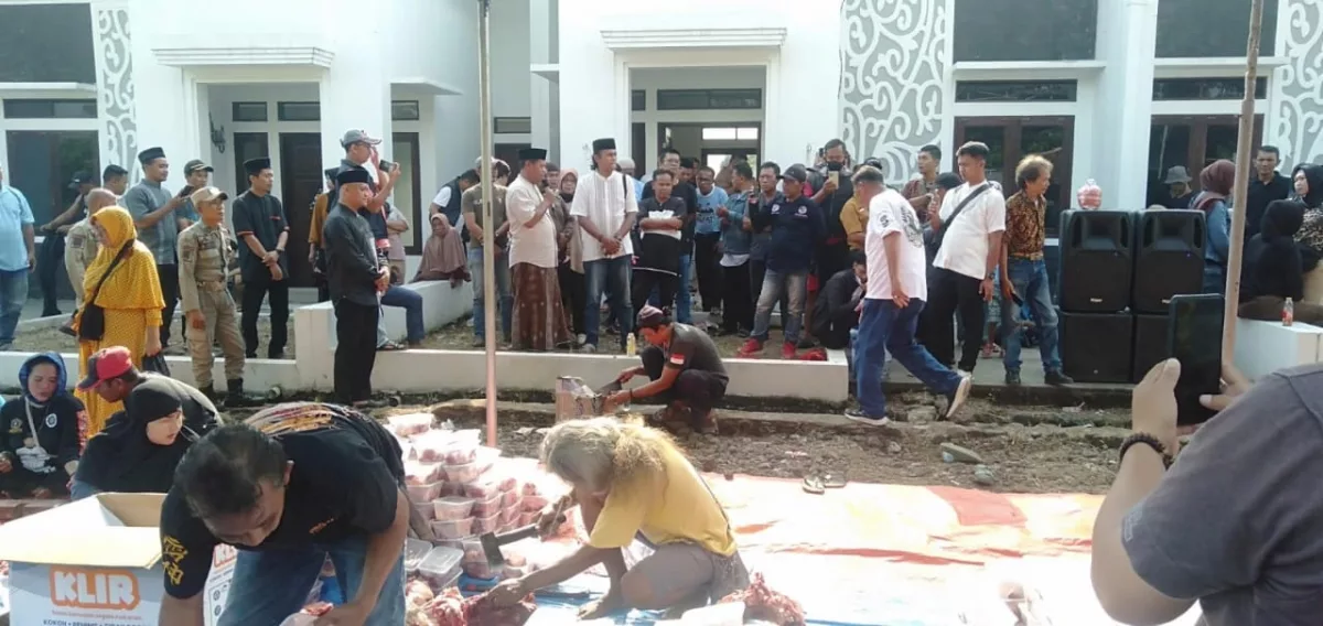 Pelaksanaan Kurban Iduladha di Bandung Berjalan Lancar, Distribusi Daging Lebih Tertib Suasana Tempat Penyembelihan Hewan KQurban di Majalengka