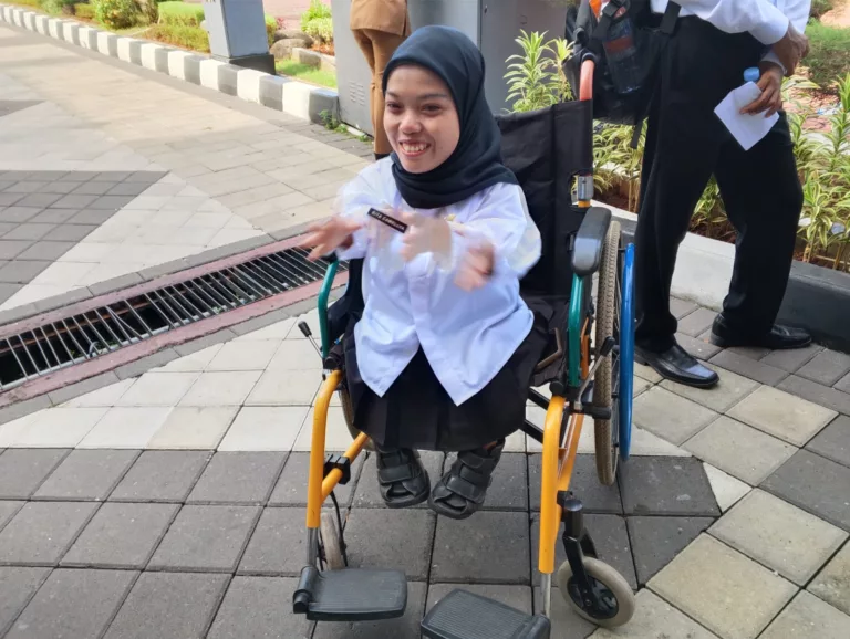 Rita Camelya, Perempuan Disabilitas Asal Karawang yang Sukses Menjadi ASN