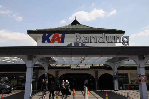 Stasiun Bandung, Simpul Transportasi yang Terus Bergerak Menjawab Zaman