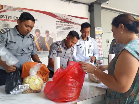 Lapas Kelas IIA Karawang Perketat Pemeriksaan Pengunjung Demi Cegah Peredaran Narkoba
