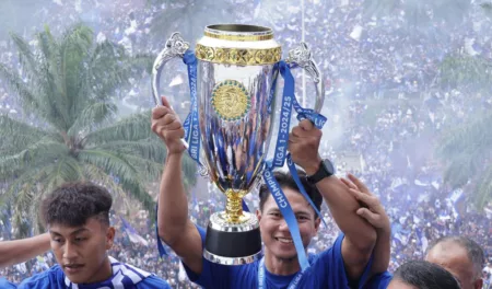 Pulih Dari Cedera, Jupe Ungkap Tips Menyatukan Pemain Muda Dengan Pemain Berpengalaman Di Persib