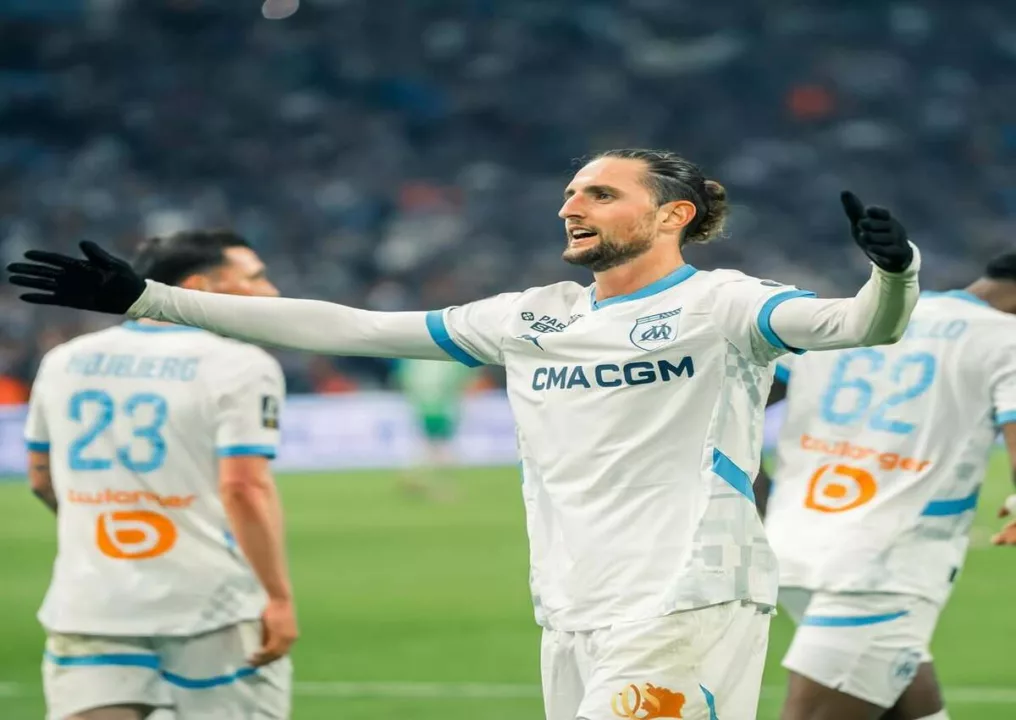 Adrien Rabiot Siap Bereuni dengan Allegri di AC Milan Adrien Rabiot dikabarkan segera merapat ke AC Milan