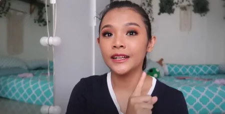 Cara Perawatan Rambut Keriting Anak ala Ririe Prams Cara perawatan rambut keriting anak dari Ririe Prams