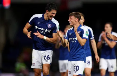 Terdegradasi, Elkan Baggott Resmi Perpanjang Kontrak Bersama Ipswich Town Elkan Baggott resmi perpanjang kontrak bersama Ipswich Town