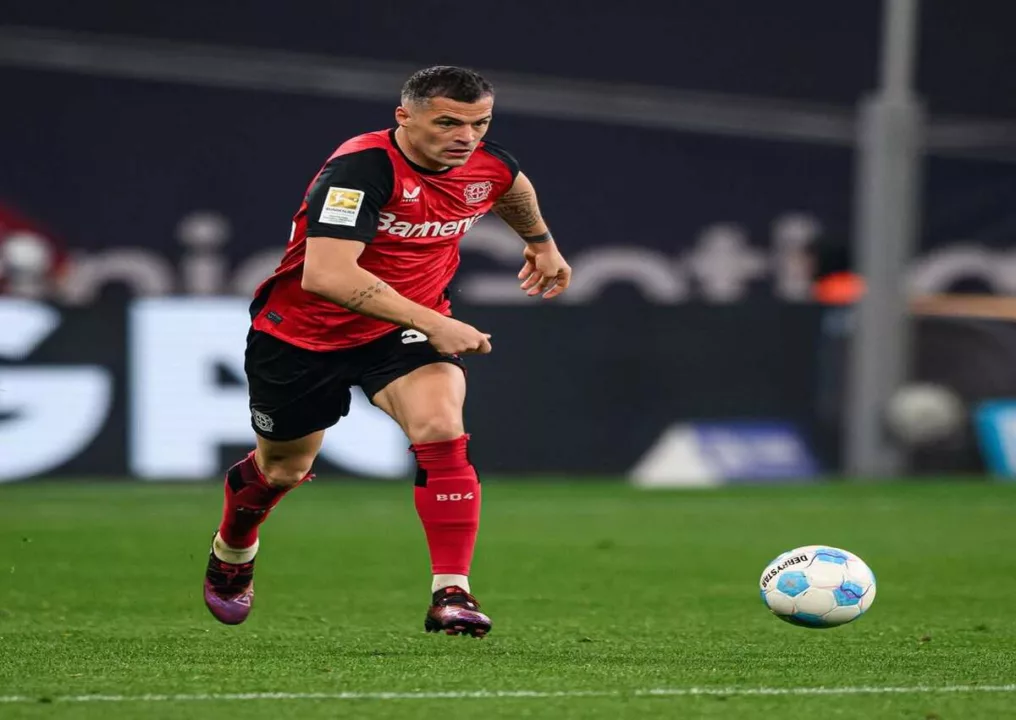 Granit Xhaka sepakat gabung AC Milan