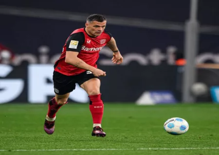 Duet Veteran: Granit Xhaka dan Luka Modric Siap Pimpin Lini Tengah AC Milan Granit Xhaka sepakat gabung AC Milan