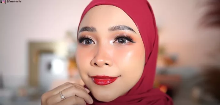 Ijfina Amalia review lip tint dari OMG